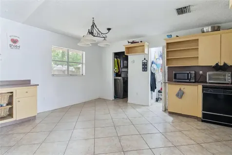 3121 N 72nd Way Hollywood FL 33024