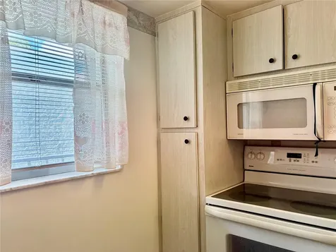 1310 Glen Oaks Drive E Sarasota FL 34232