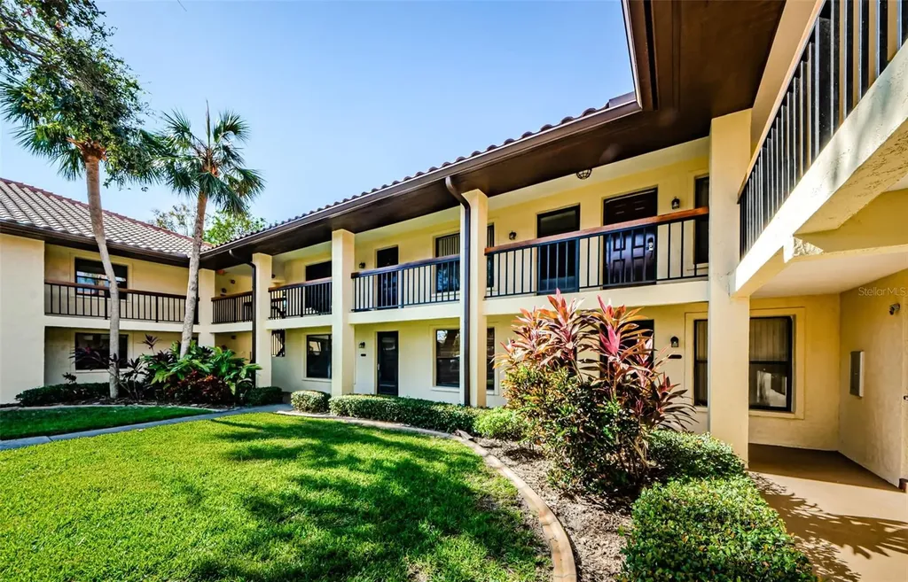2112 Hammock Pine Boulevard Clearwater FL 33761