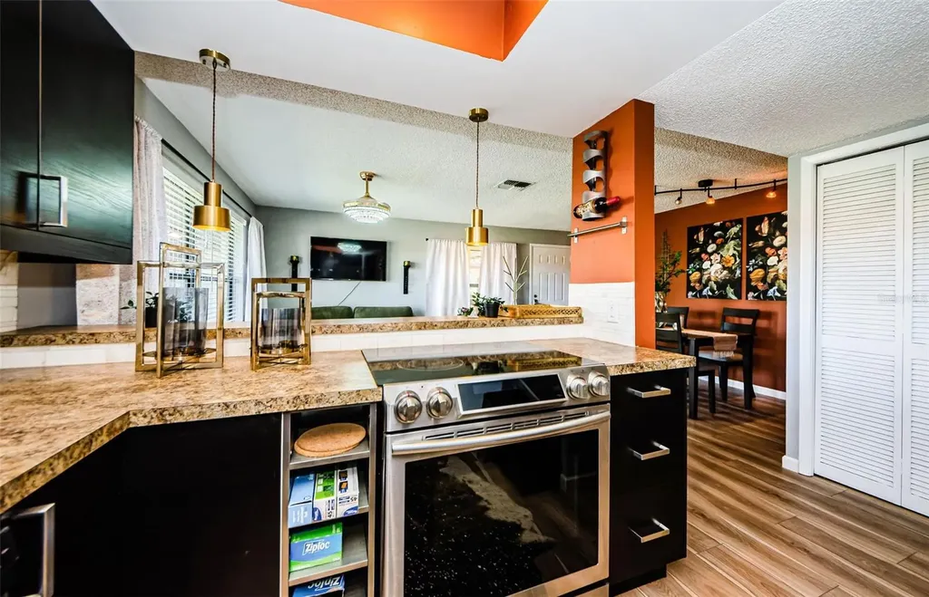 2112 Hammock Pine Boulevard Clearwater FL 33761