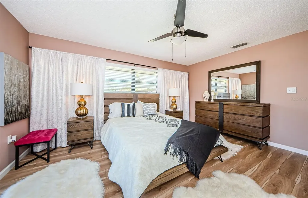 2112 Hammock Pine Boulevard Clearwater FL 33761