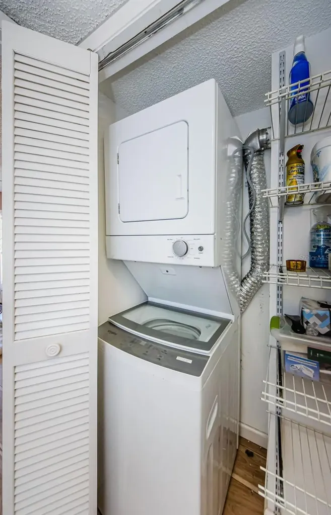 2112 Hammock Pine Boulevard Clearwater FL 33761