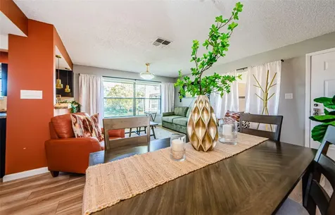 2112 Hammock Pine Boulevard Clearwater FL 33761