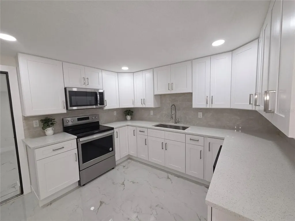 1230 Kew Circle Lakeland FL 33815