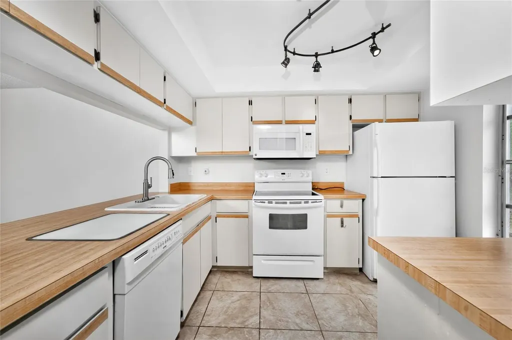 633 Harvey Street Englewood FL 34223