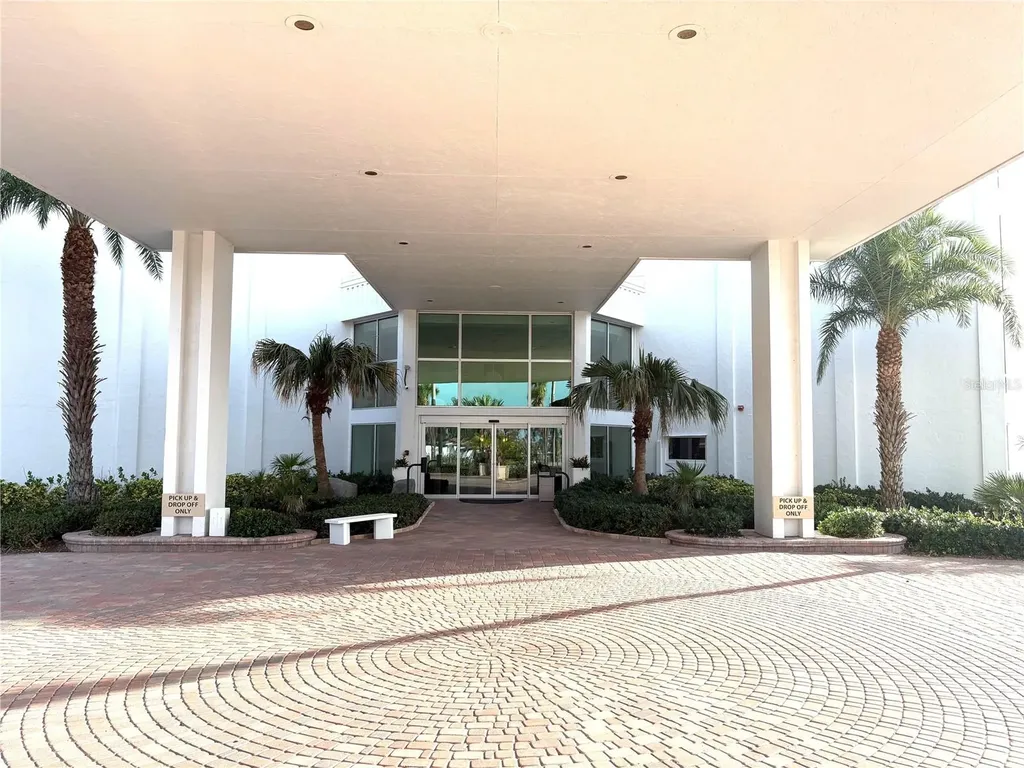 2525 Gulf Of Mexico Drive Longboat Key FL 34228