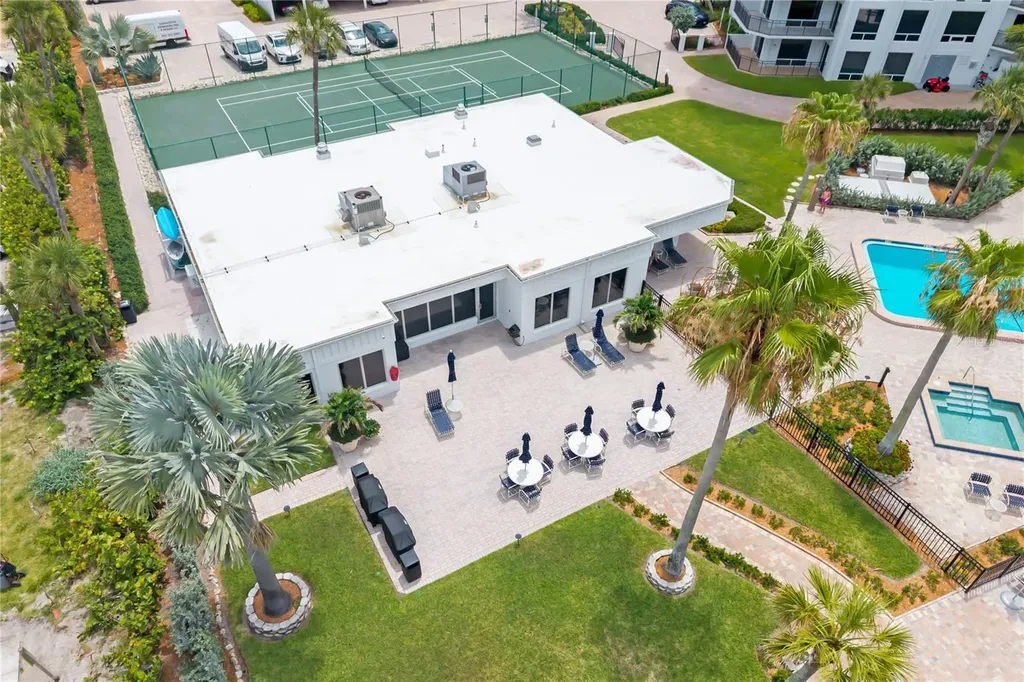 2525 Gulf Of Mexico Drive Longboat Key FL 34228