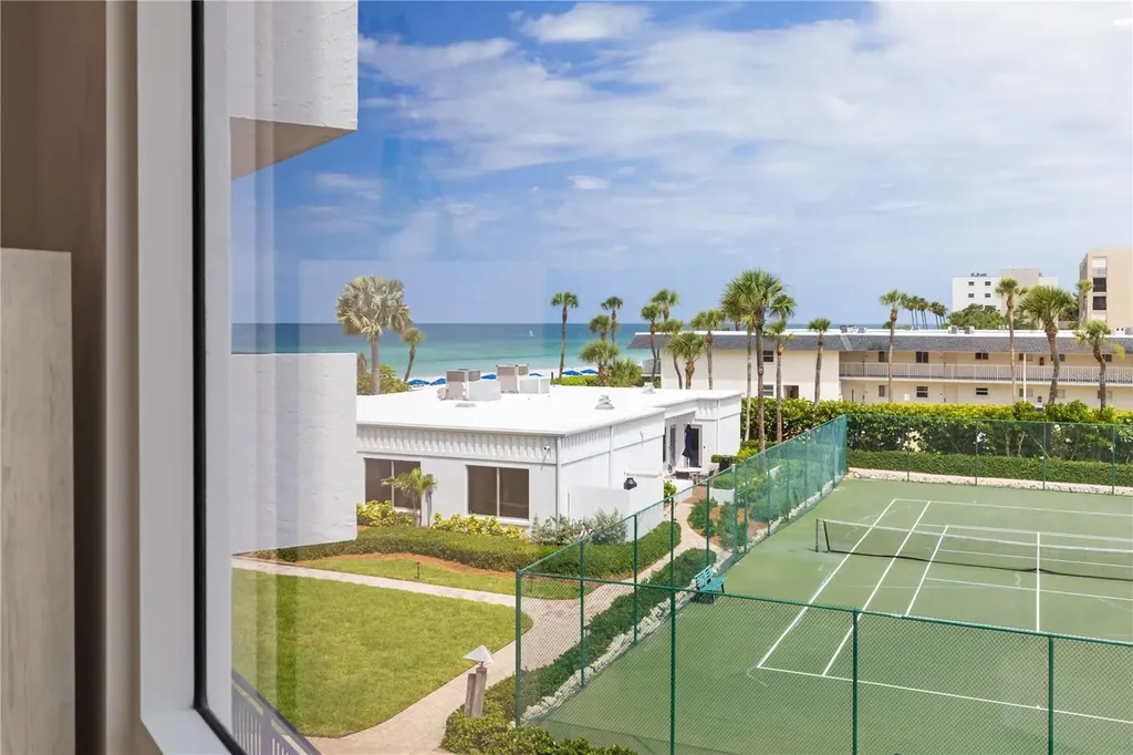 2525 Gulf Of Mexico Drive Longboat Key FL 34228