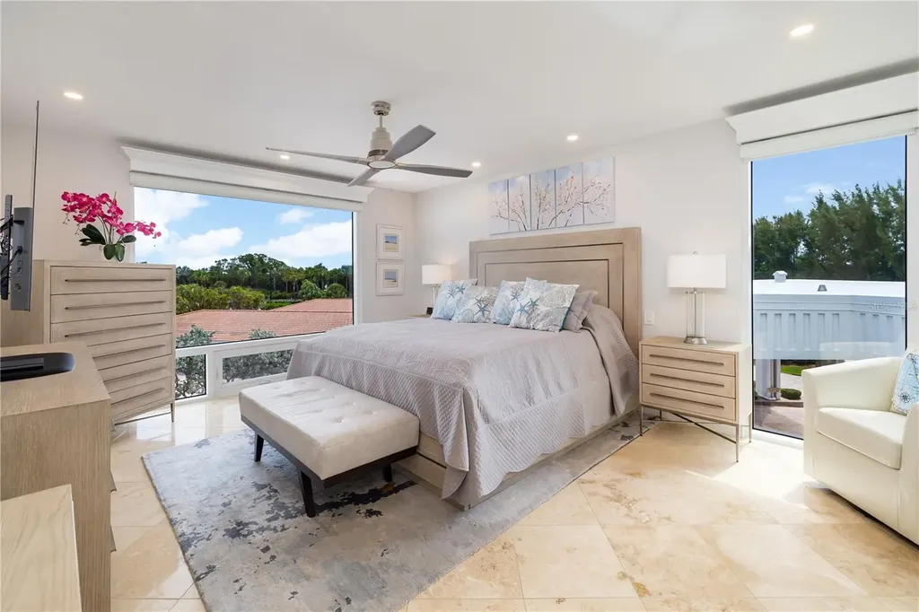 2525 Gulf Of Mexico Drive Longboat Key FL 34228