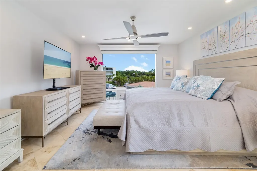 2525 Gulf Of Mexico Drive Longboat Key FL 34228