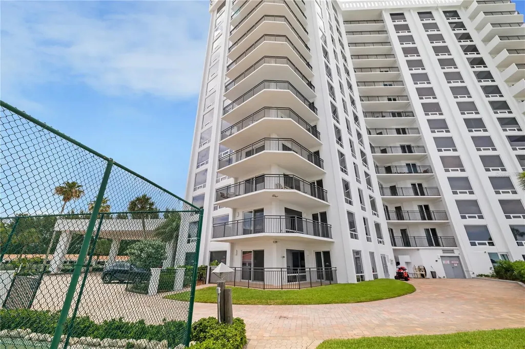 2525 Gulf Of Mexico Drive Longboat Key FL 34228