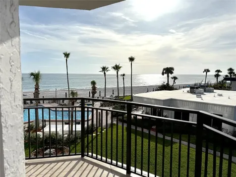 2525 Gulf Of Mexico Drive Longboat Key FL 34228