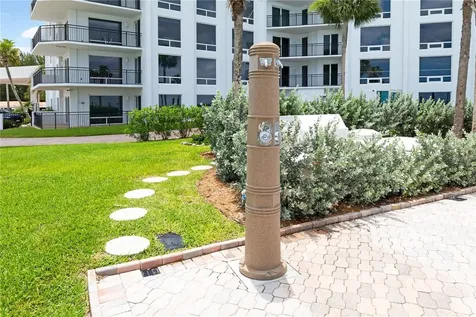 2525 Gulf Of Mexico Drive Longboat Key FL 34228