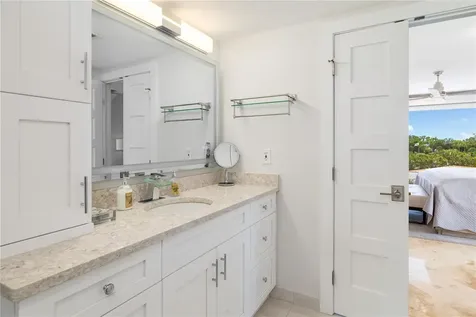 2525 Gulf Of Mexico Drive Longboat Key FL 34228