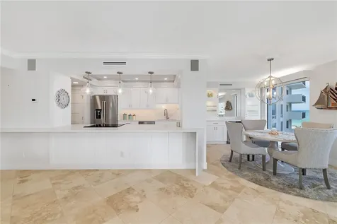 2525 Gulf Of Mexico Drive Longboat Key FL 34228