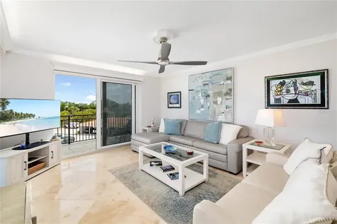 2525 Gulf Of Mexico Drive Longboat Key FL 34228