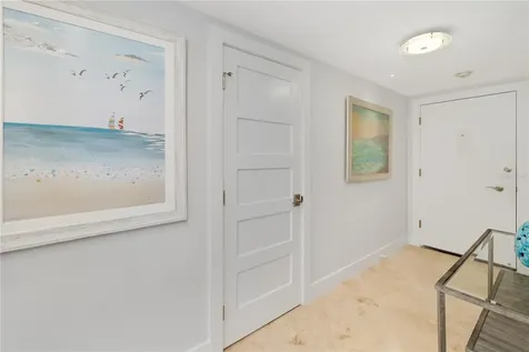 2525 Gulf Of Mexico Drive Longboat Key FL 34228