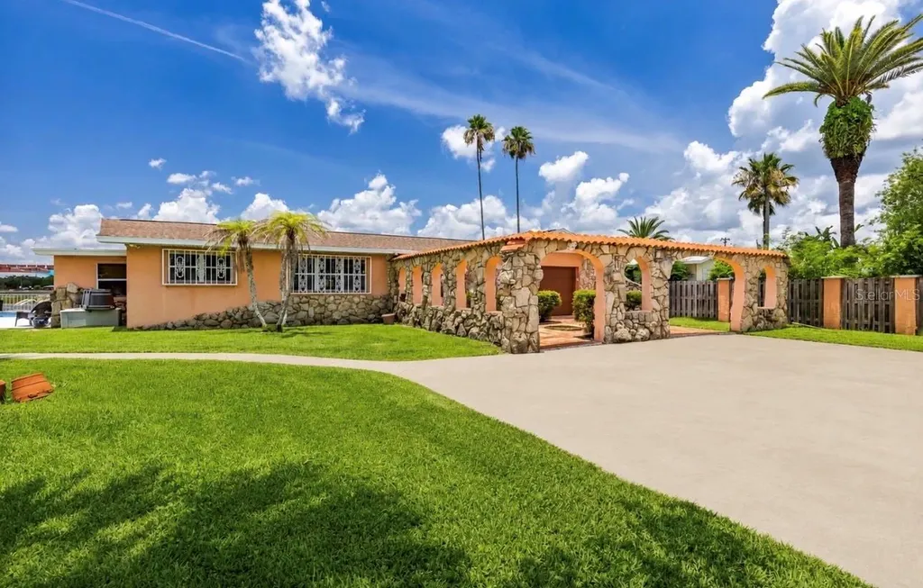 2 Richmond Drive New Smyrna Beach FL 32169