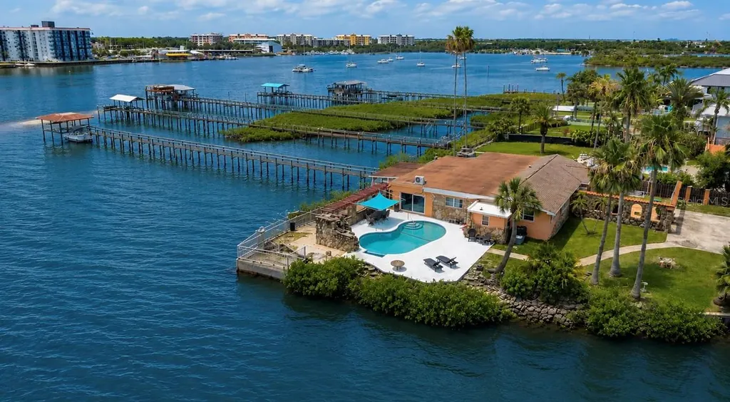 2 Richmond Drive New Smyrna Beach FL 32169