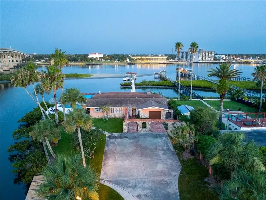 2 Richmond Drive New Smyrna Beach FL 32169