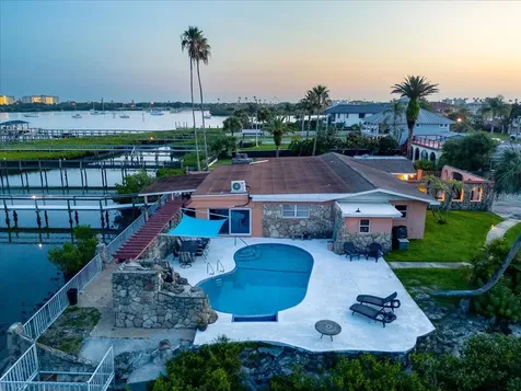 2 Richmond Drive New Smyrna Beach FL 32169