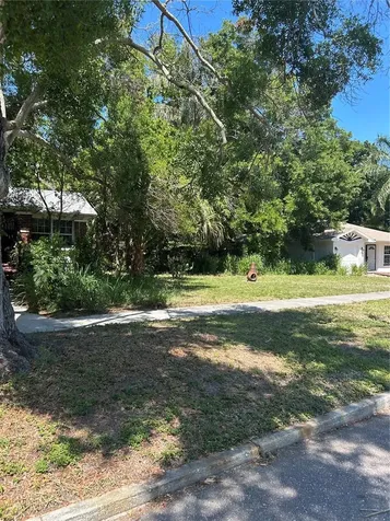 2720 Bayside Drive S St Petersburg FL 33705