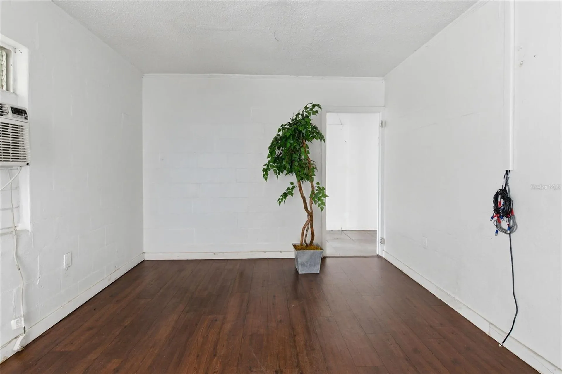 8710 E Colonial Drive Orlando FL 32817