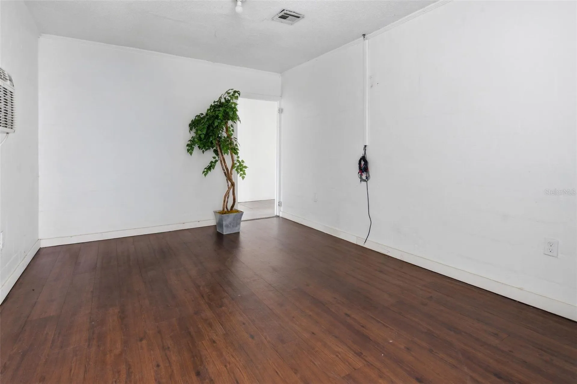 8710 E Colonial Drive Orlando FL 32817