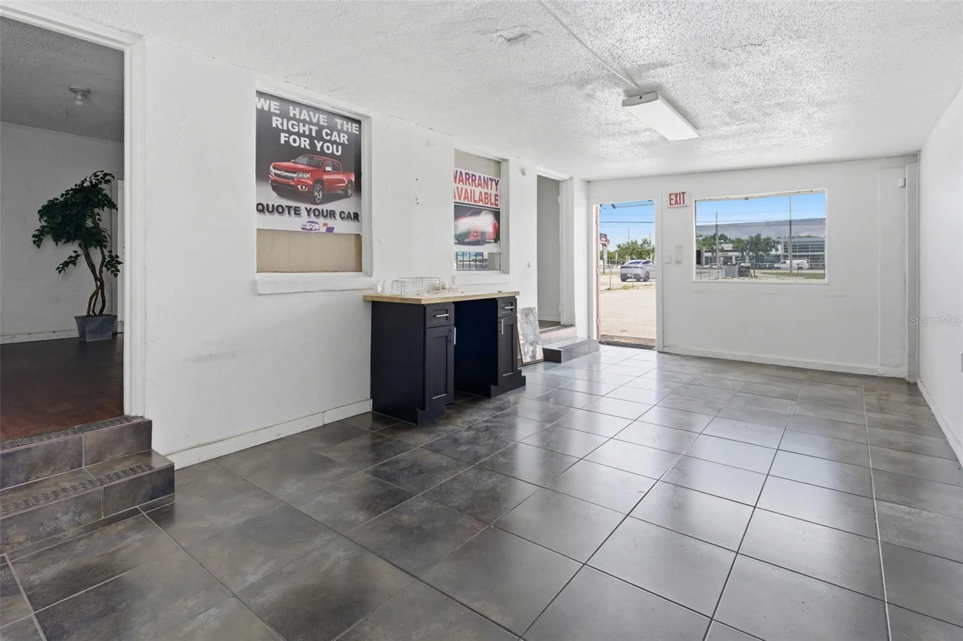 8710 E Colonial Drive Orlando FL 32817