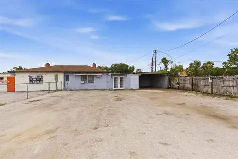 8710 E Colonial Drive Orlando FL 32817