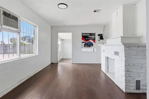 8710 E Colonial Drive Orlando FL 32817