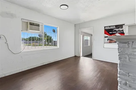 8710 E Colonial Drive Orlando FL 32817