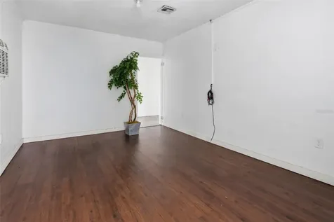 8710 E Colonial Drive Orlando FL 32817
