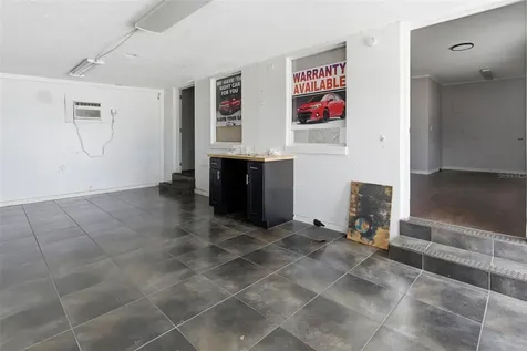 8710 E Colonial Drive Orlando FL 32817