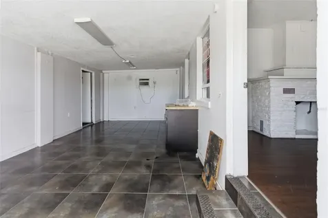 8710 E Colonial Drive Orlando FL 32817