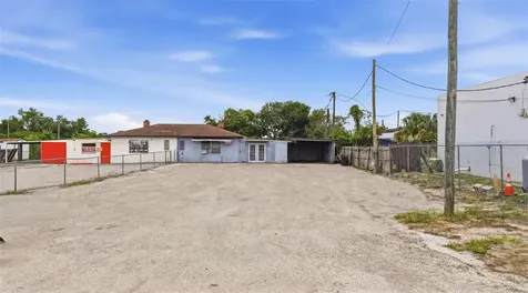 8710 E Colonial Drive Orlando FL 32817
