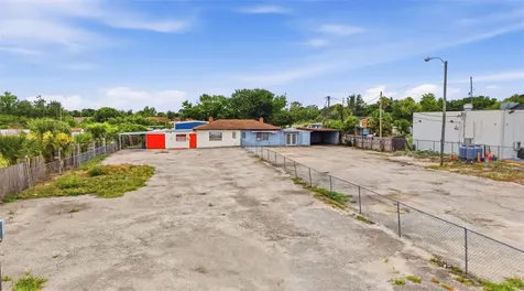 8710 E Colonial Drive Orlando FL 32817