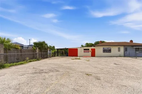 8710 E Colonial Drive Orlando FL 32817