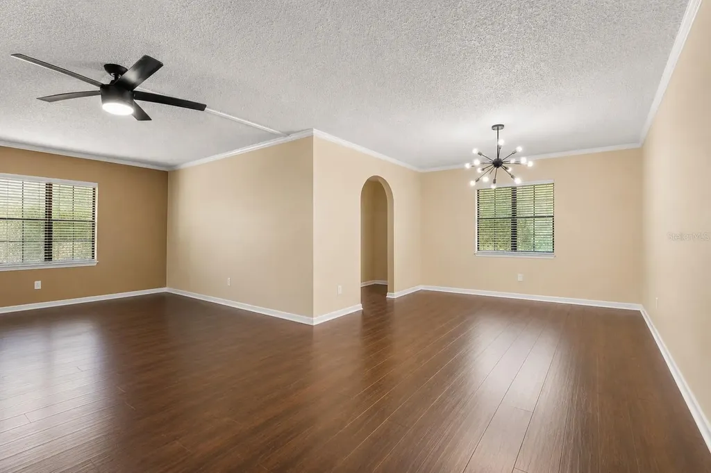 100 E Oak Terrace Drive Leesburg FL 34748