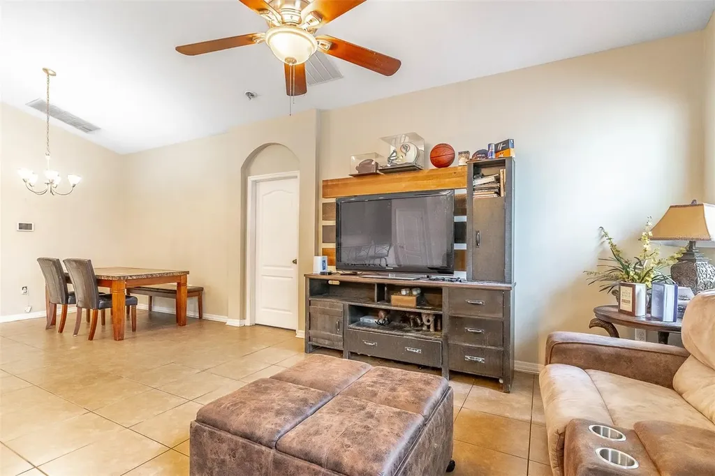 9907 Armando Circle Orlando FL 32825