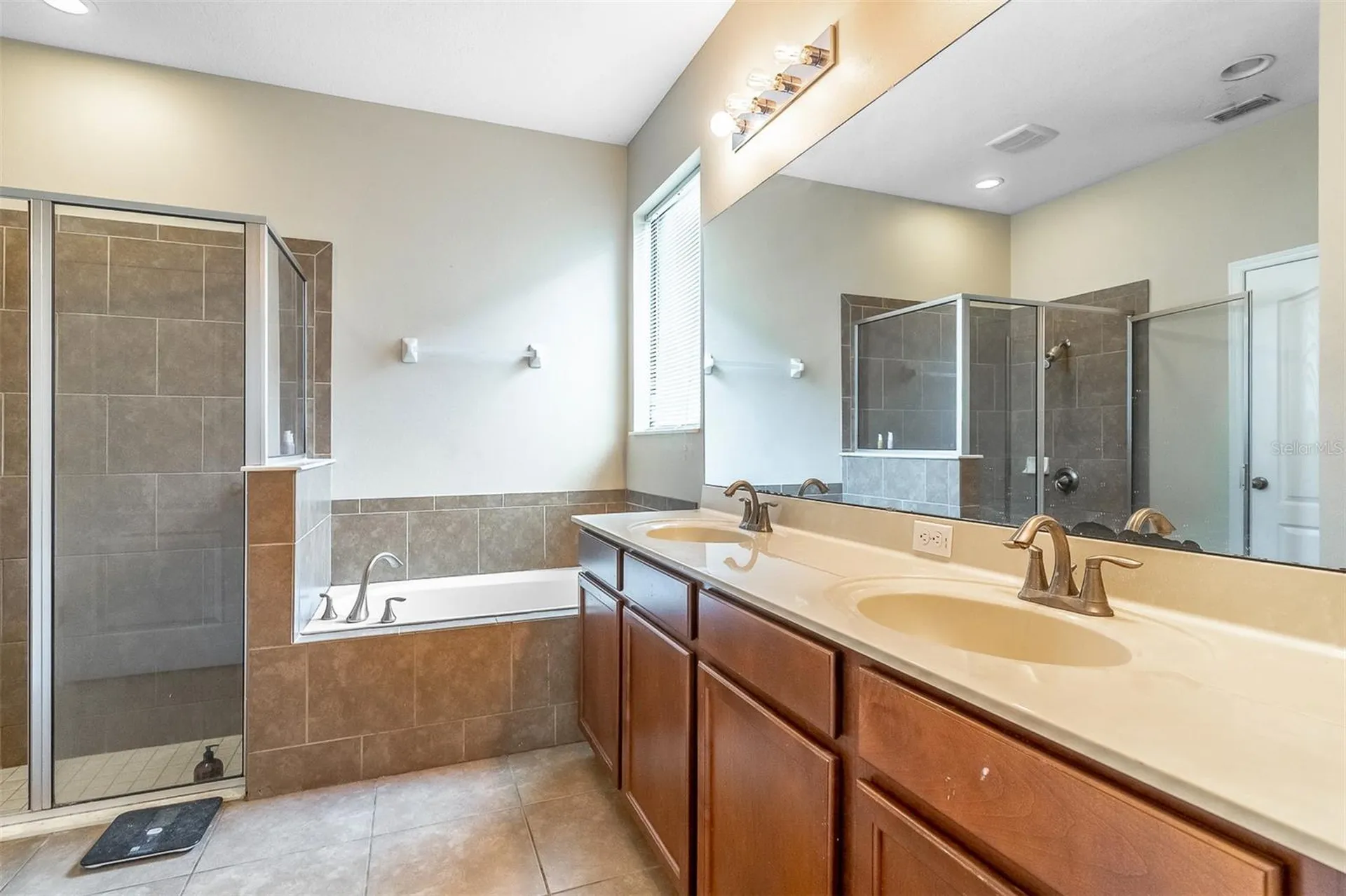 9907 Armando Circle Orlando FL 32825