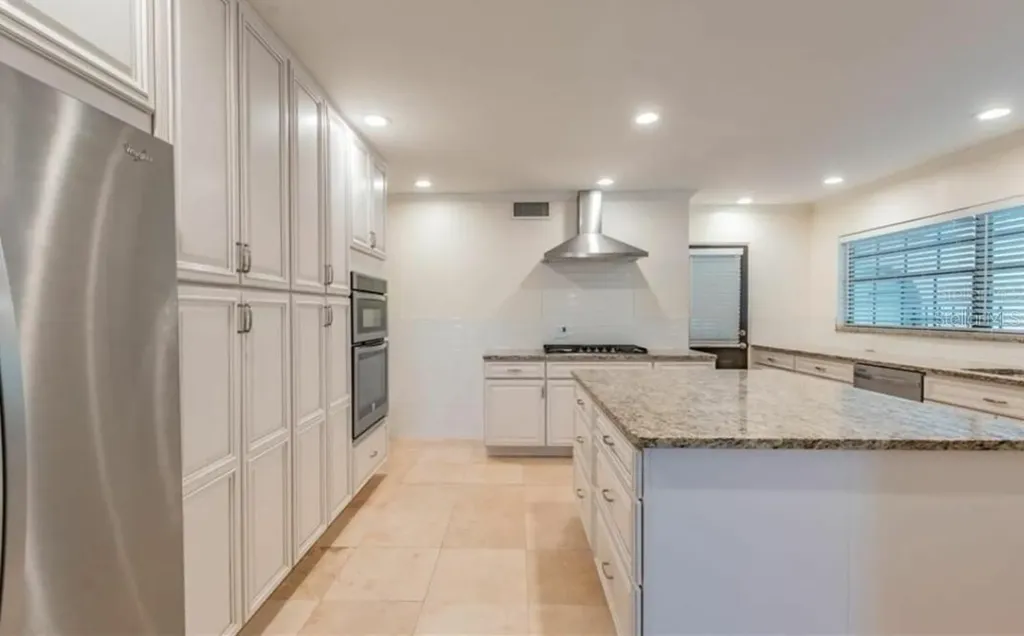 411 72nd Street S St Petersburg FL 33707