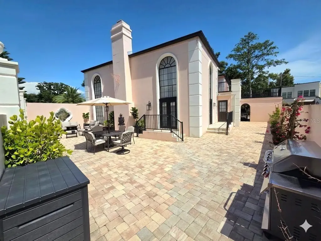 411 72nd Street S St Petersburg FL 33707