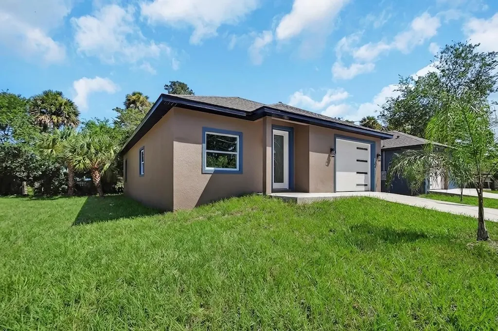 558 Wallace Street Daytona Beach FL 32114
