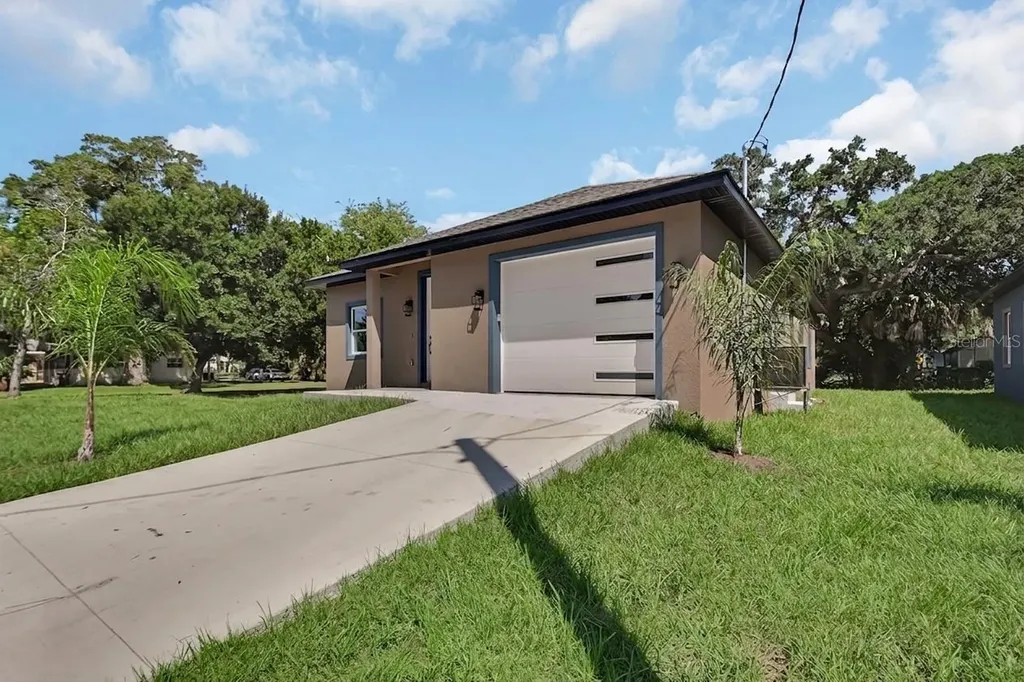 558 Wallace Street Daytona Beach FL 32114