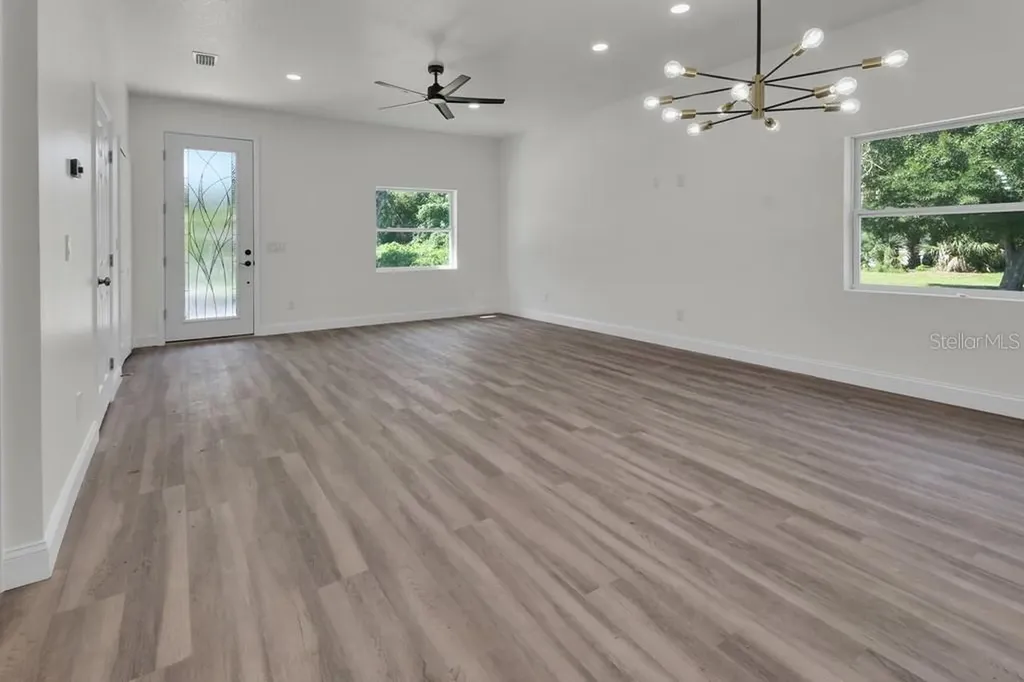 558 Wallace Street Daytona Beach FL 32114