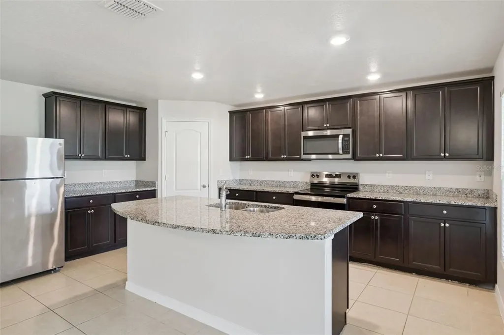 1350 Brenway Drive Mascotte FL 34753
