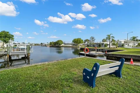 7244 Mount Fairfield Road NE St Petersburg FL 33702