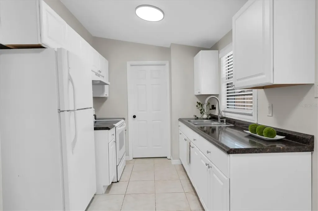 450 Davison Avenue NE St Petersburg FL 33703