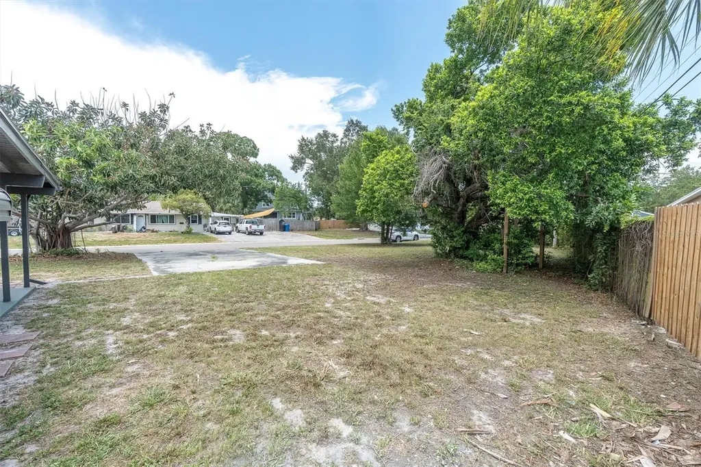 450 Davison Avenue NE St Petersburg FL 33703